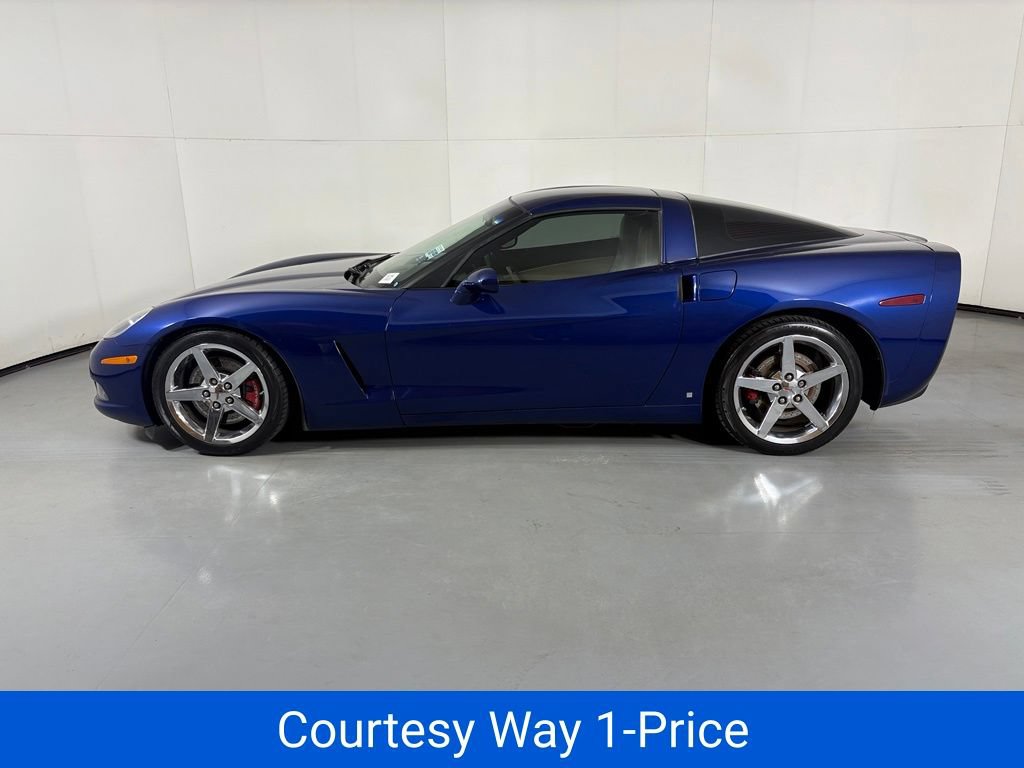 Used 2007 Chevrolet Corvette Coupe w/ Preferred Equipment Group RWD image 7