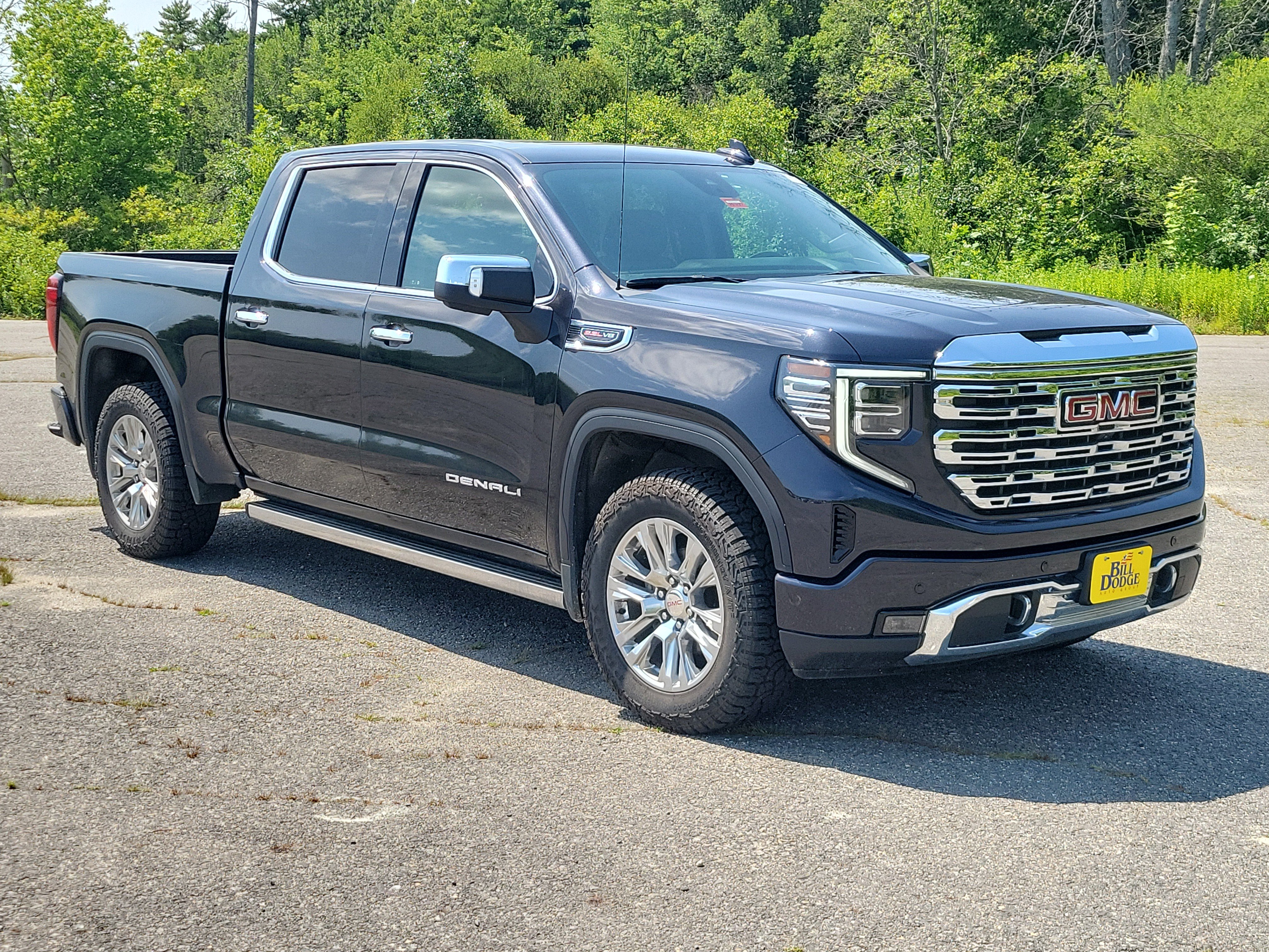 Used 2025 GMC Sierra 1500 Denali w/ Technology Package AWD/4WD image 3