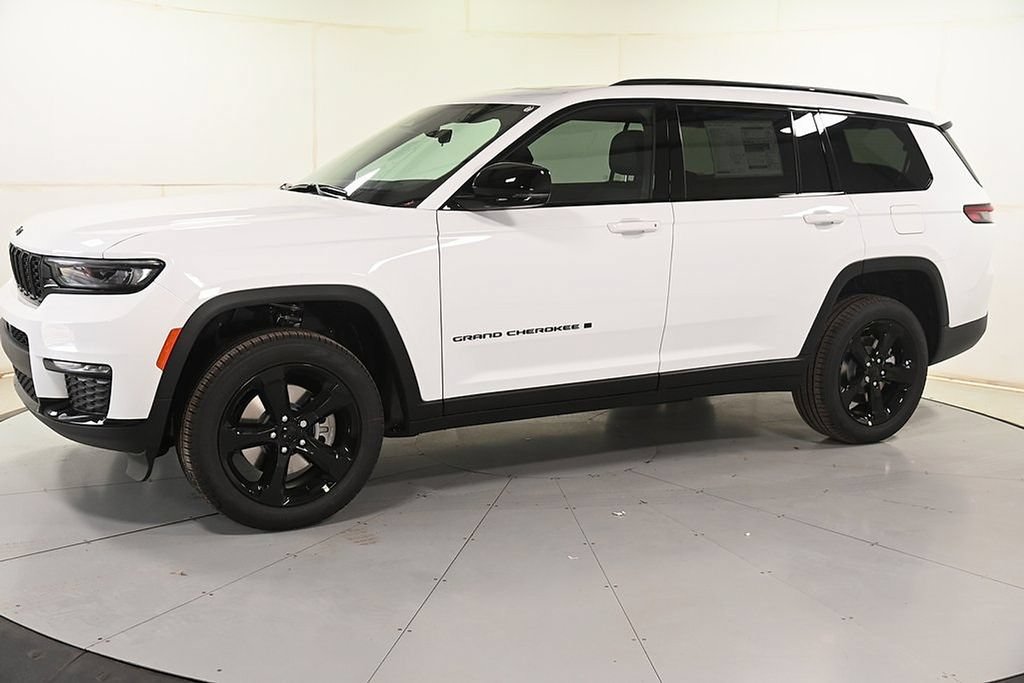 New 2025 Jeep Grand Cherokee L Limited w/ Black Appearance Package AWD/4WD image 5