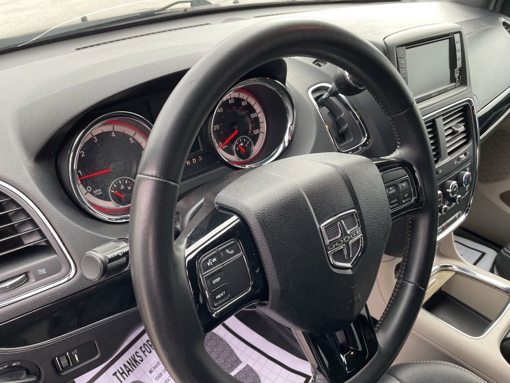 Used 2017 Dodge Grand Caravan SXT image 10