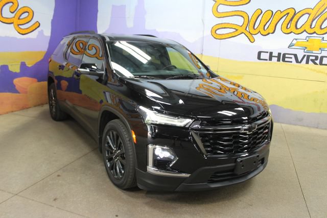 Used 2022 Chevrolet Traverse RS w/ LPO, Floor Liner Package AWD/4WD image 2