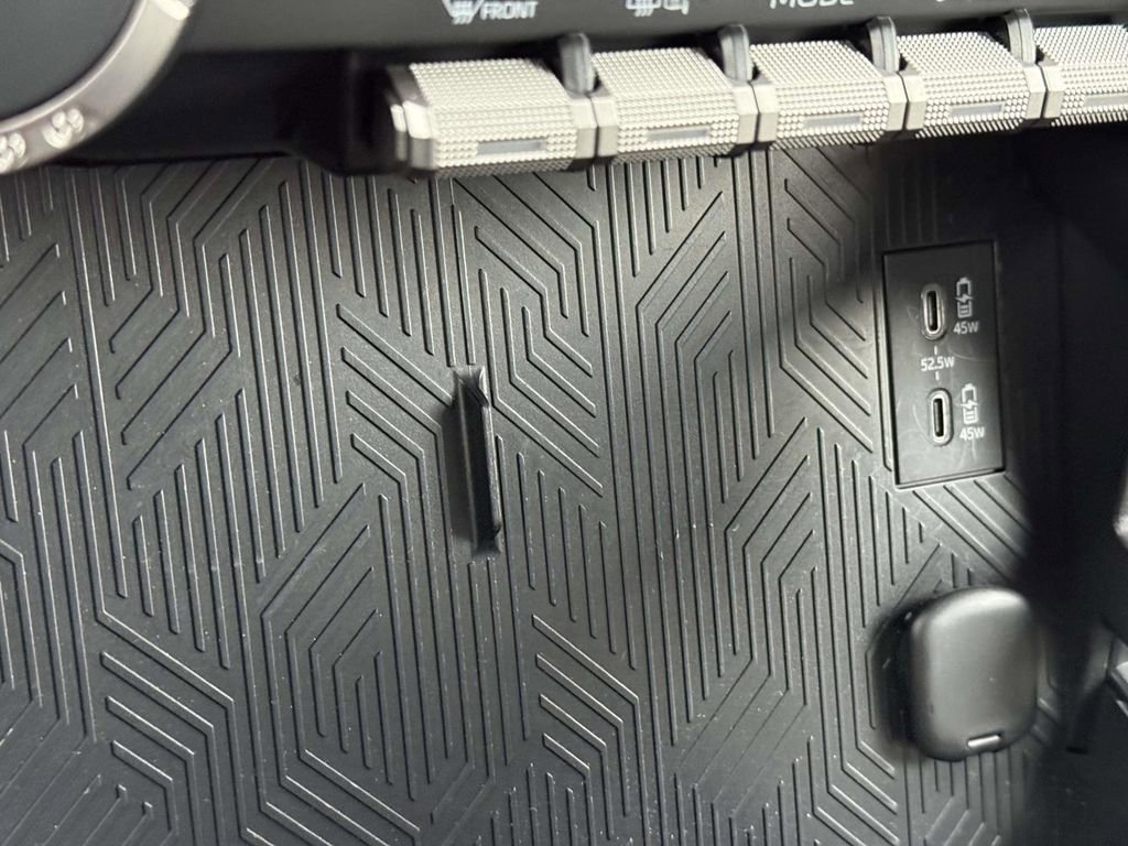 Used 2024 Toyota Tacoma TRD Off-Road image 25