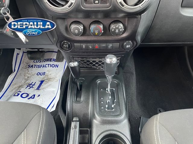 Used 2018 Jeep Wrangler Unlimited Sahara image 14