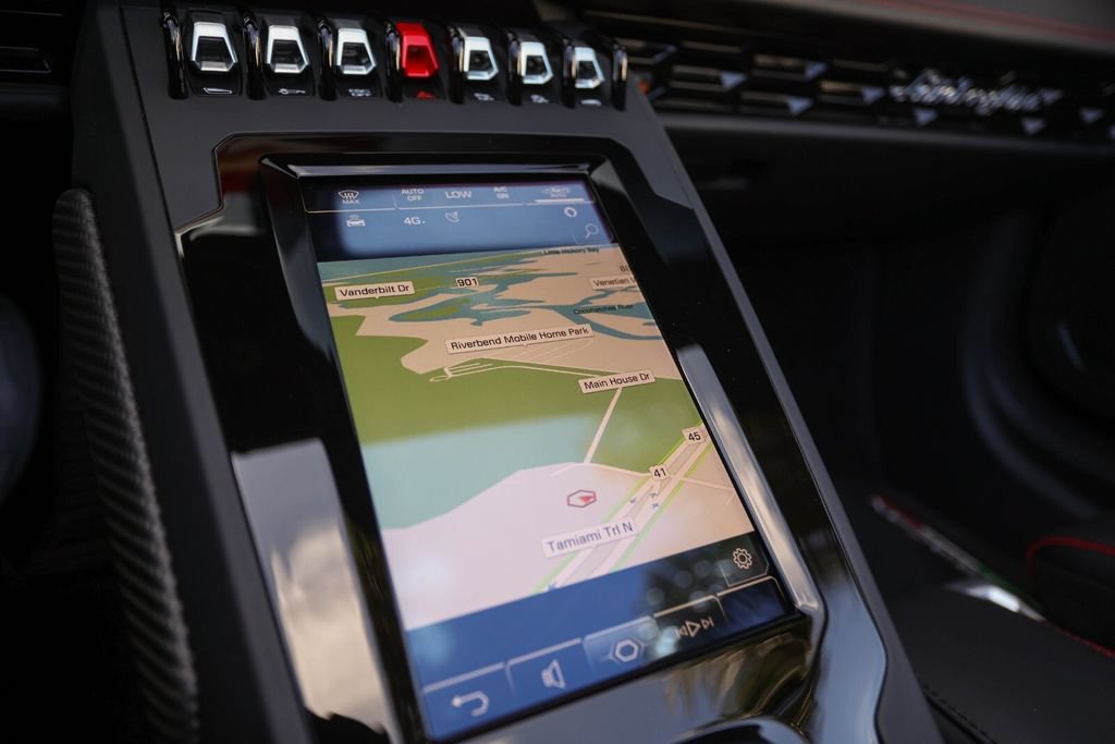 Used 2020 Lamborghini Huracan EVO RWD image 43