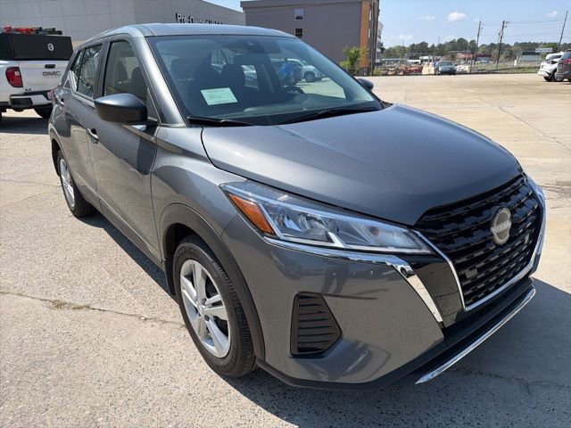 Certified 2025 Nissan Kicks Play S image 4