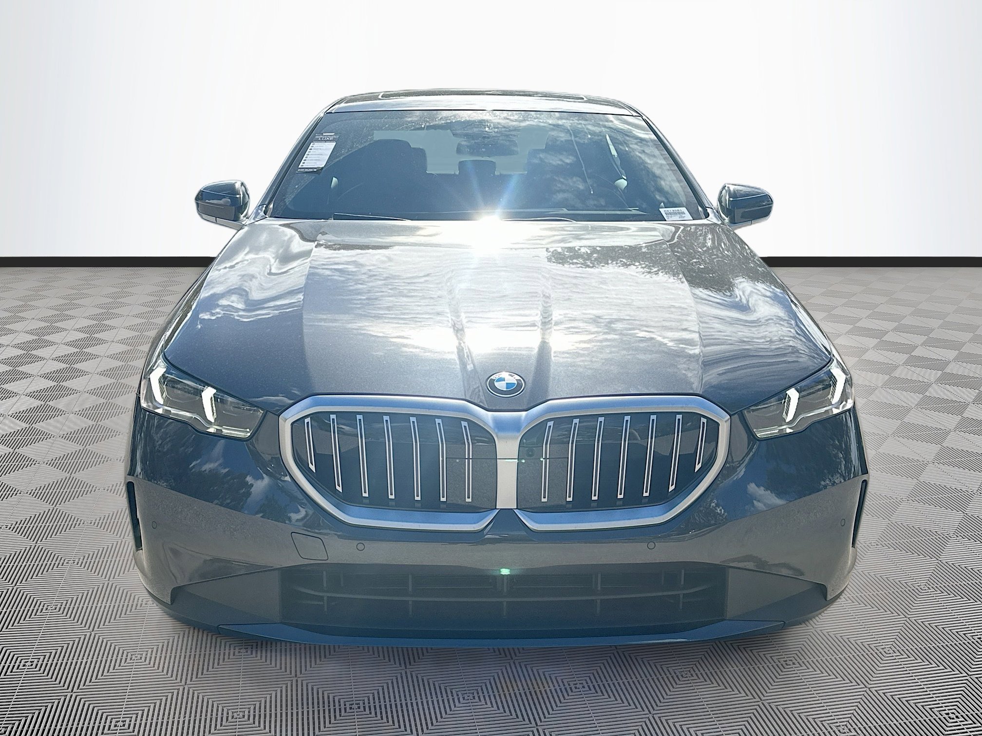 New 2026 BMW 530i w/ Premium Package image 2