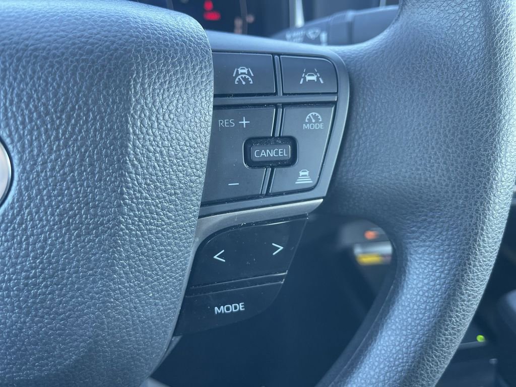 Used 2025 Toyota Camry LE w/ Convenience Package image 20
