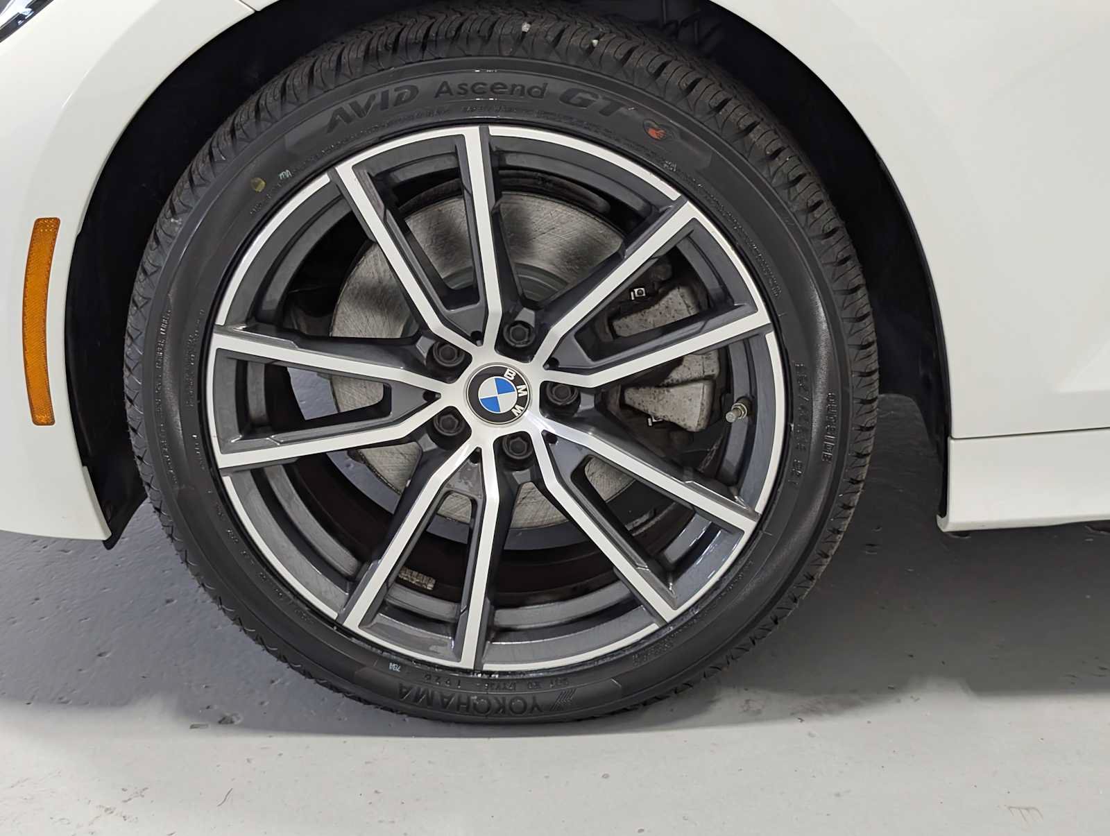 Used 2021 BMW 330i xDrive Sedan w/ Convenience Package AWD/4WD image 3
