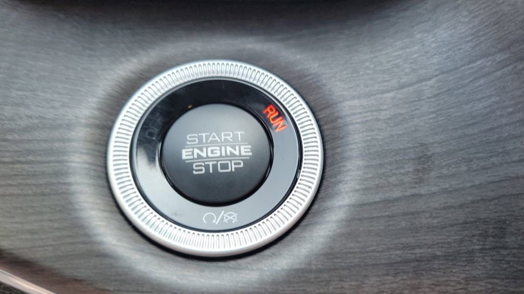 New 2025 Jeep Grand Cherokee L Limited w/ Black Appearance Package image 31