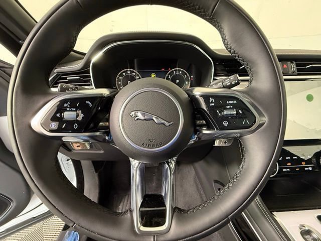 Certified 2025 Jaguar F-PACE R-Dynamic S image 16