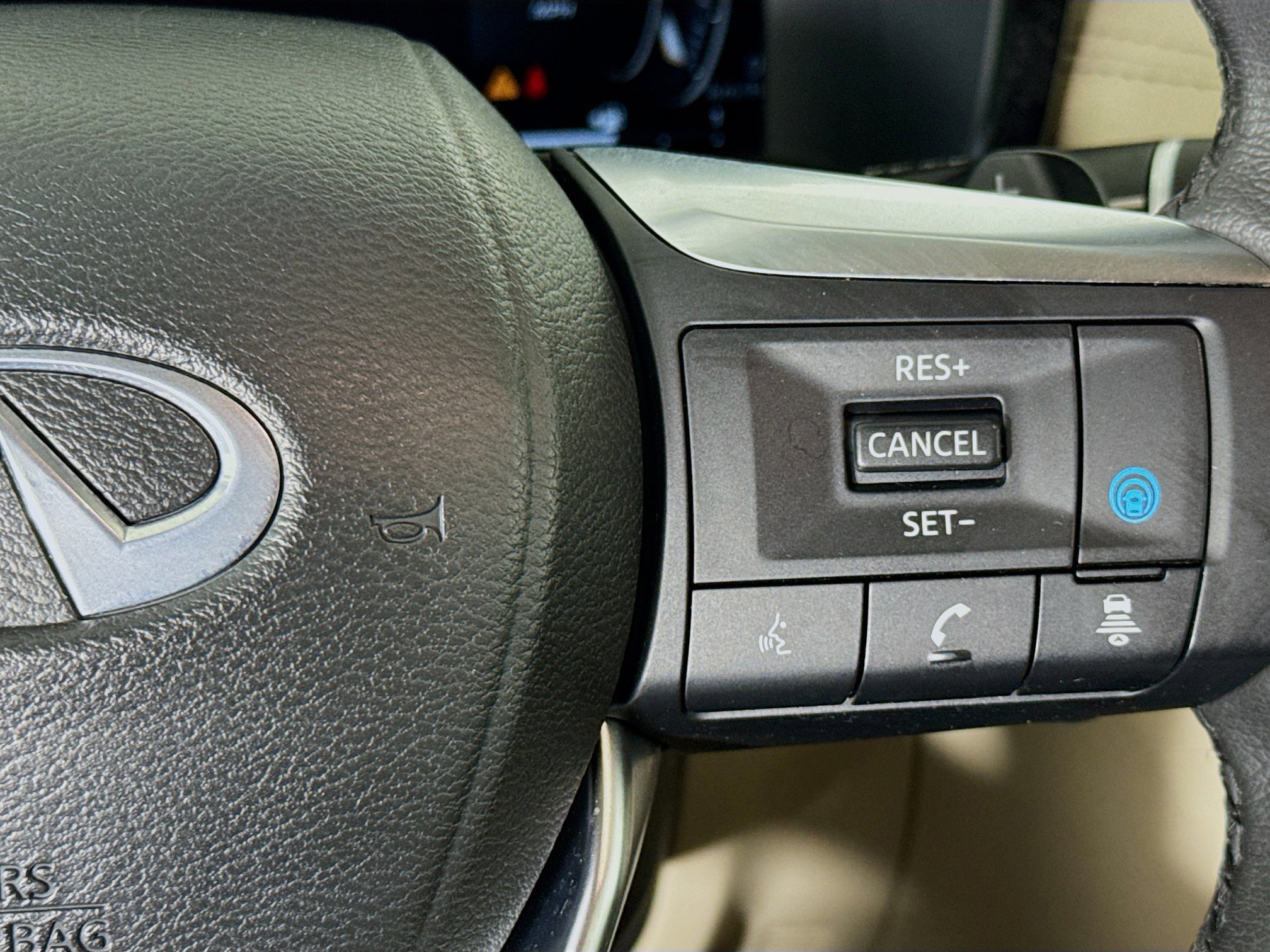 Used 2024 INFINITI QX60 Luxe AWD/4WD image 14