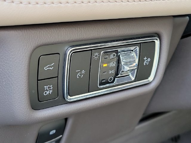 Certified 2023 Lincoln Nautilus Reserve AWD/4WD image 11