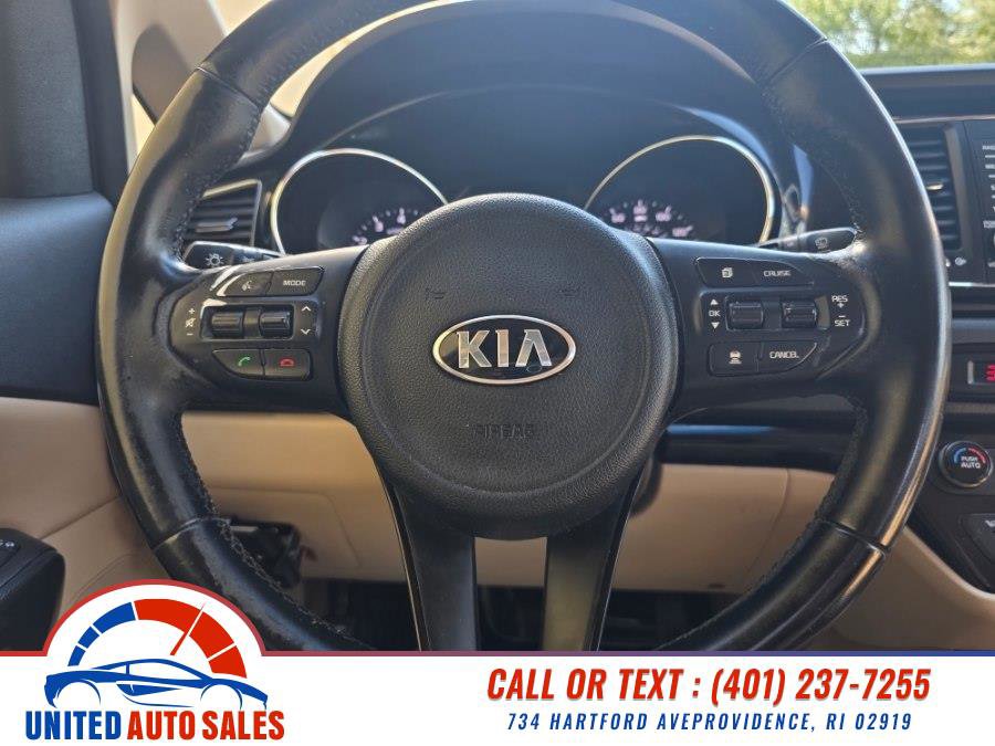 Used 2017 Kia Sedona EX FWD image 17