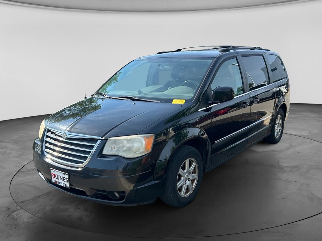 Used 2010 Chrysler Town & Country Touring FWD image 4
