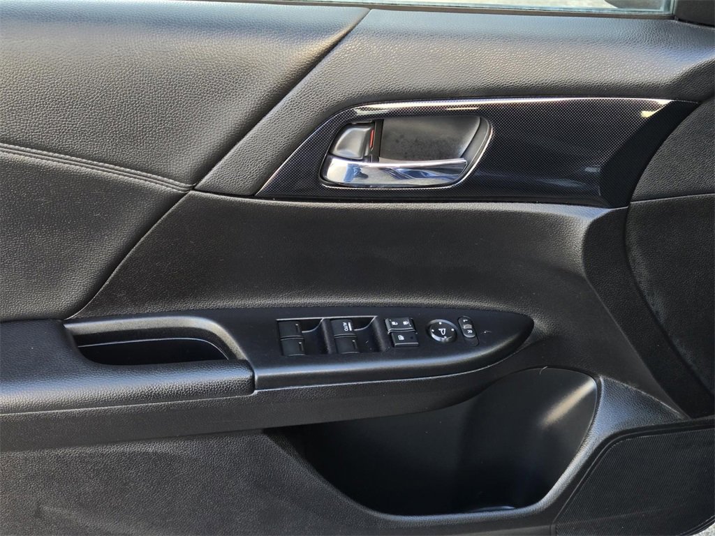 Used 2015 Honda Accord Sport image 12