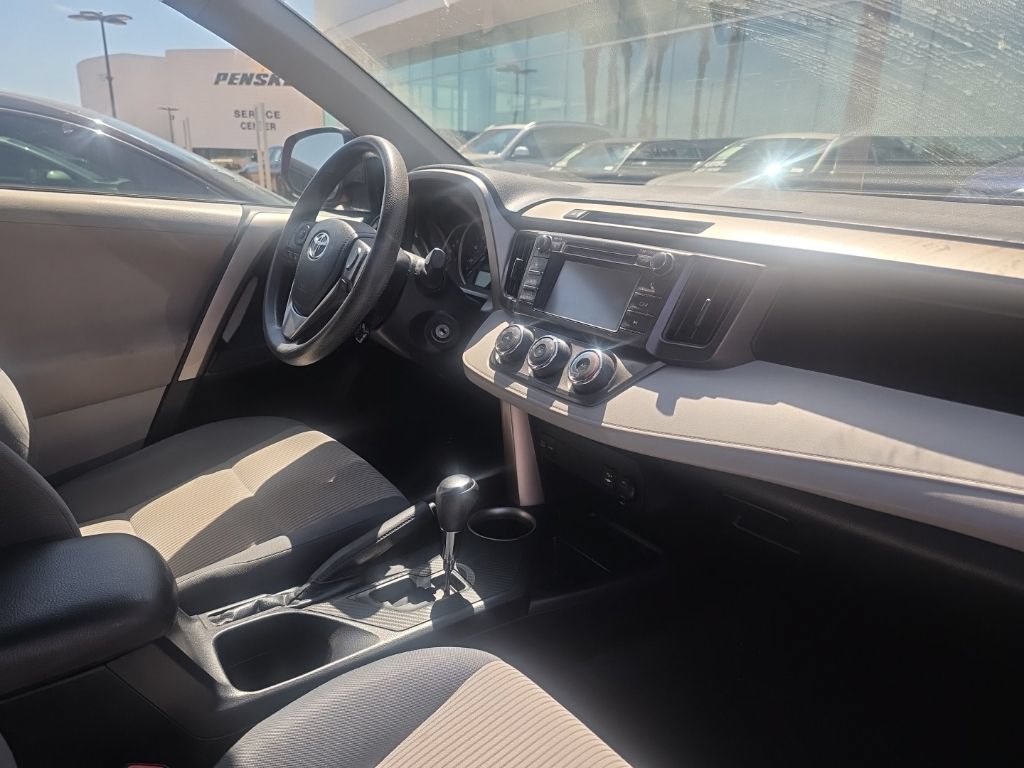 Used 2013 Toyota RAV4 LE AWD/4WD image 8