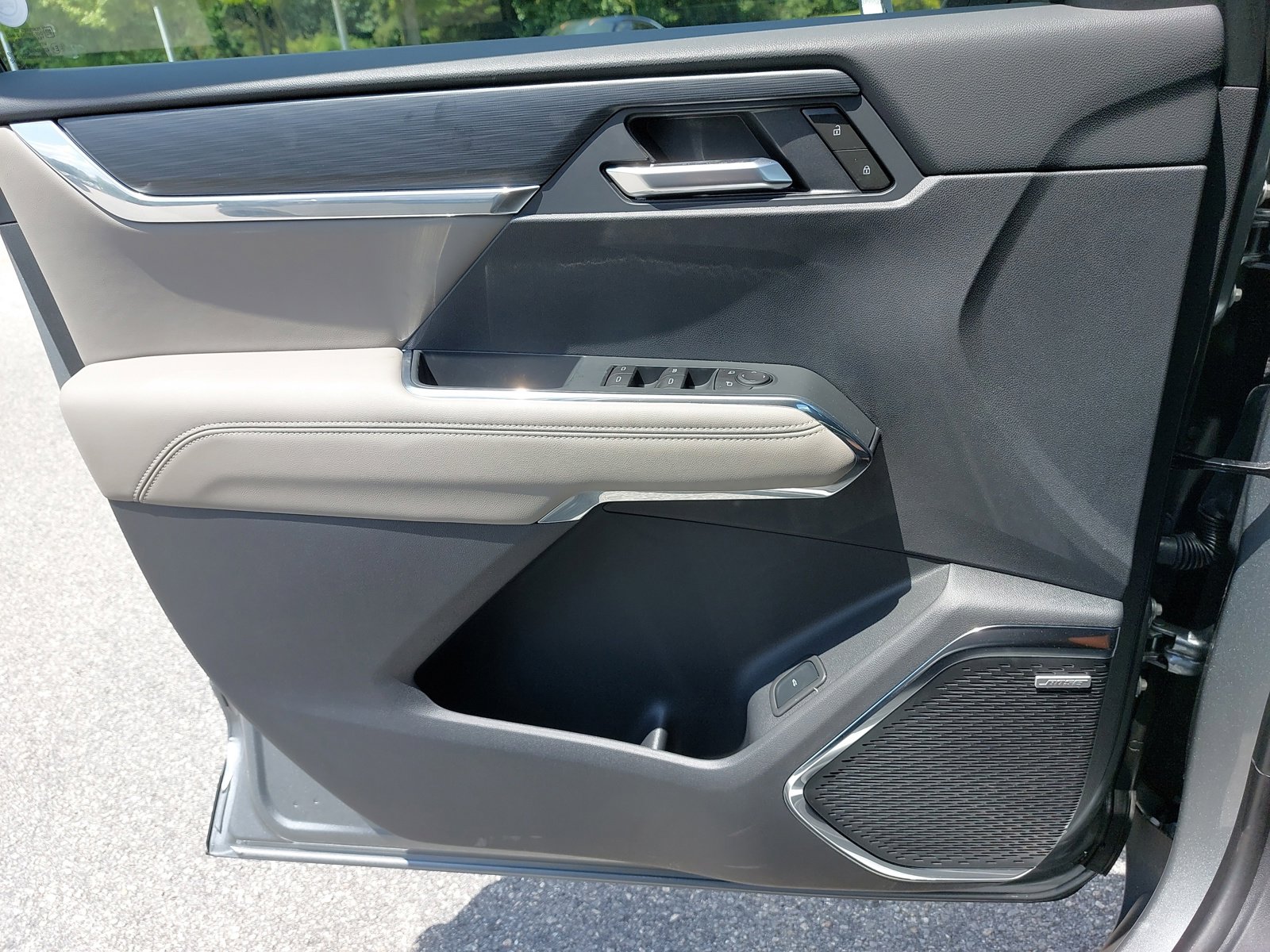 New 2025 GMC Acadia Elevation image 29