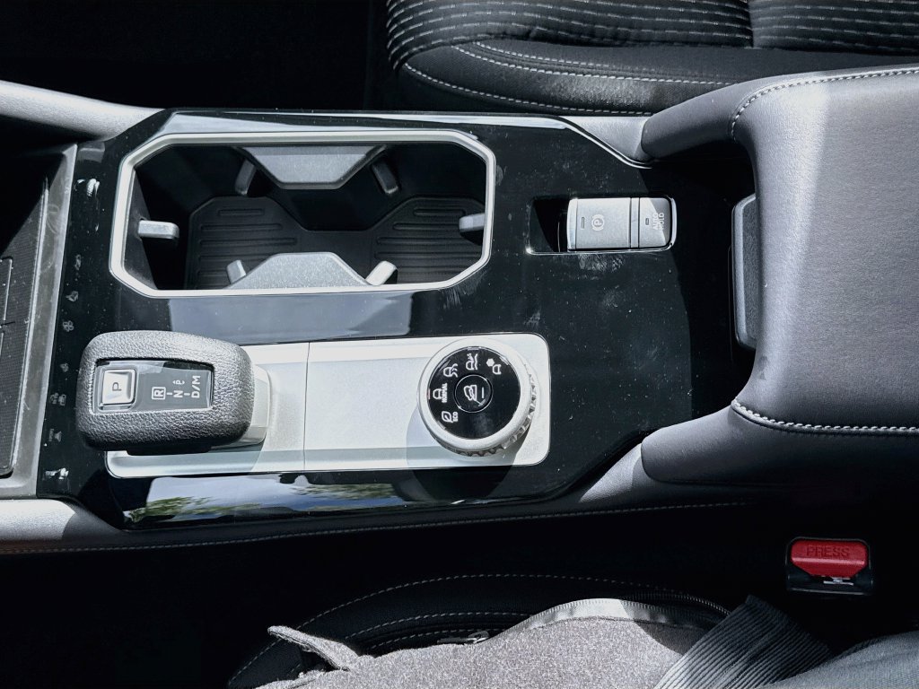 New 2026 Mitsubishi Outlander ES FWD image 17