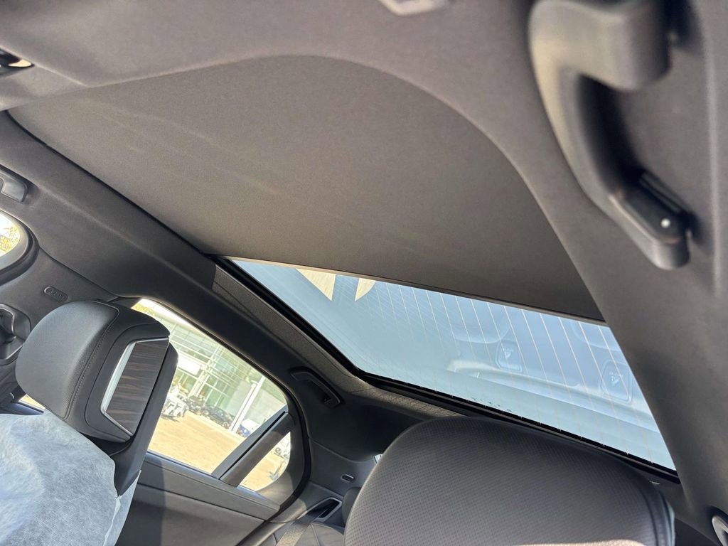 New 2026 BMW 750e xDrive w/ Executive Package image 18