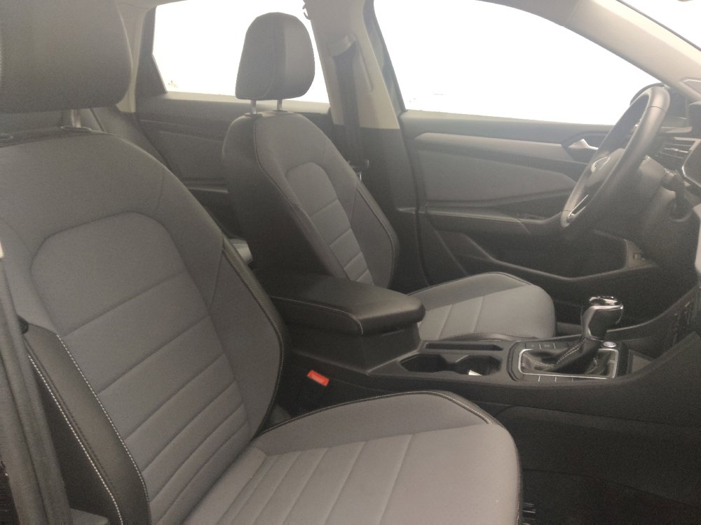Used 2025 Volkswagen Jetta SE FWD image 21