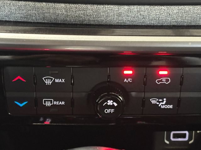 Used 2023 Jeep Compass Sport AWD/4WD image 5