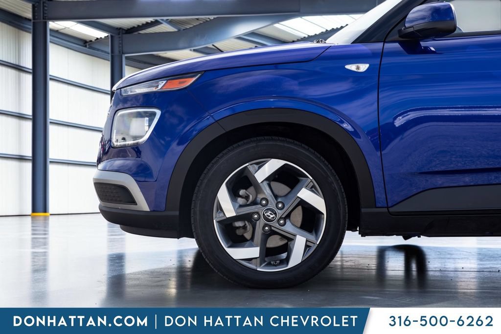 Used 2025 Hyundai Venue SEL FWD image 31