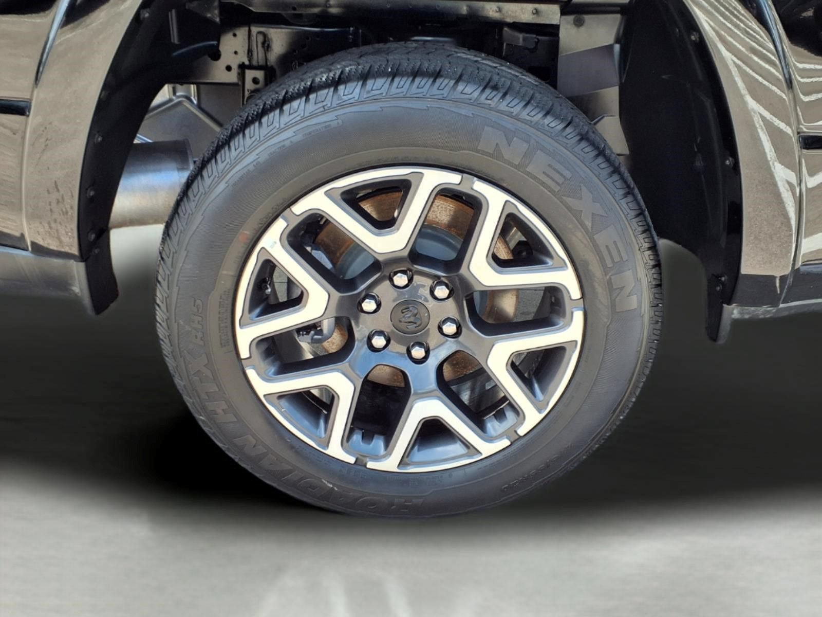 Used 2026 RAM 1500 Laramie AWD/4WD image 9