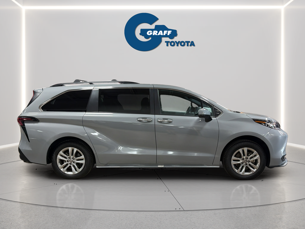 Used 2023 Toyota Sienna XLE Woodland Edition AWD/4WD image 9