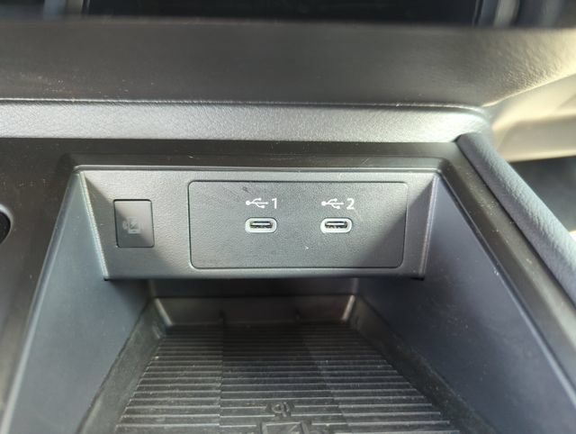 Used 2026 Nissan Kicks SR FWD image 39