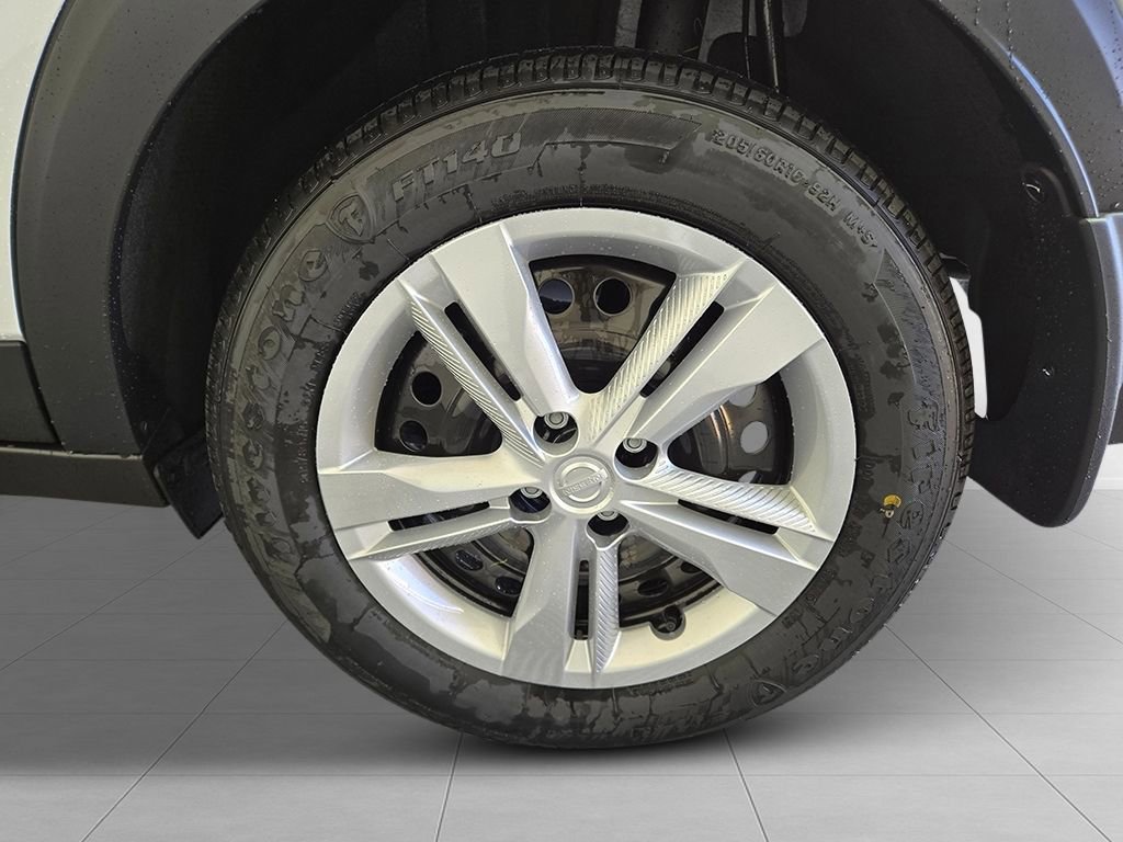 New 2025 Nissan Kicks Play S image 9