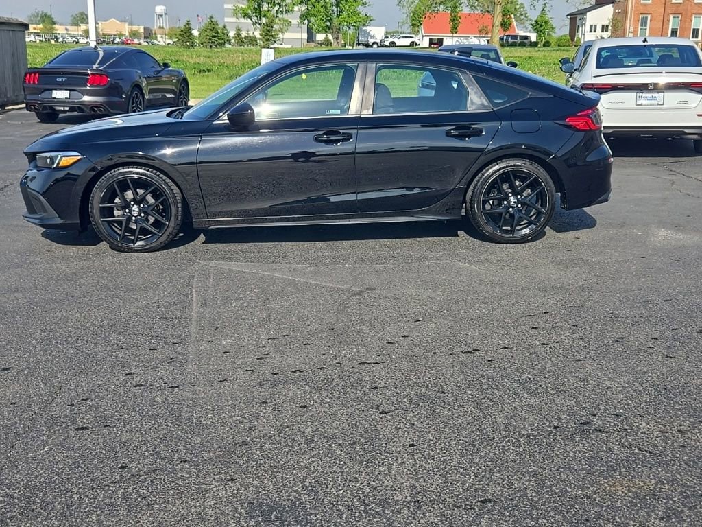 Used 2023 Honda Civic Sport image 4