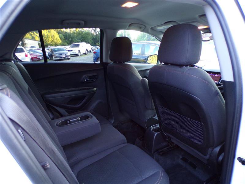 Used 2020 Chevrolet Trax LS w/ Fleet Convenience Package FWD image 23
