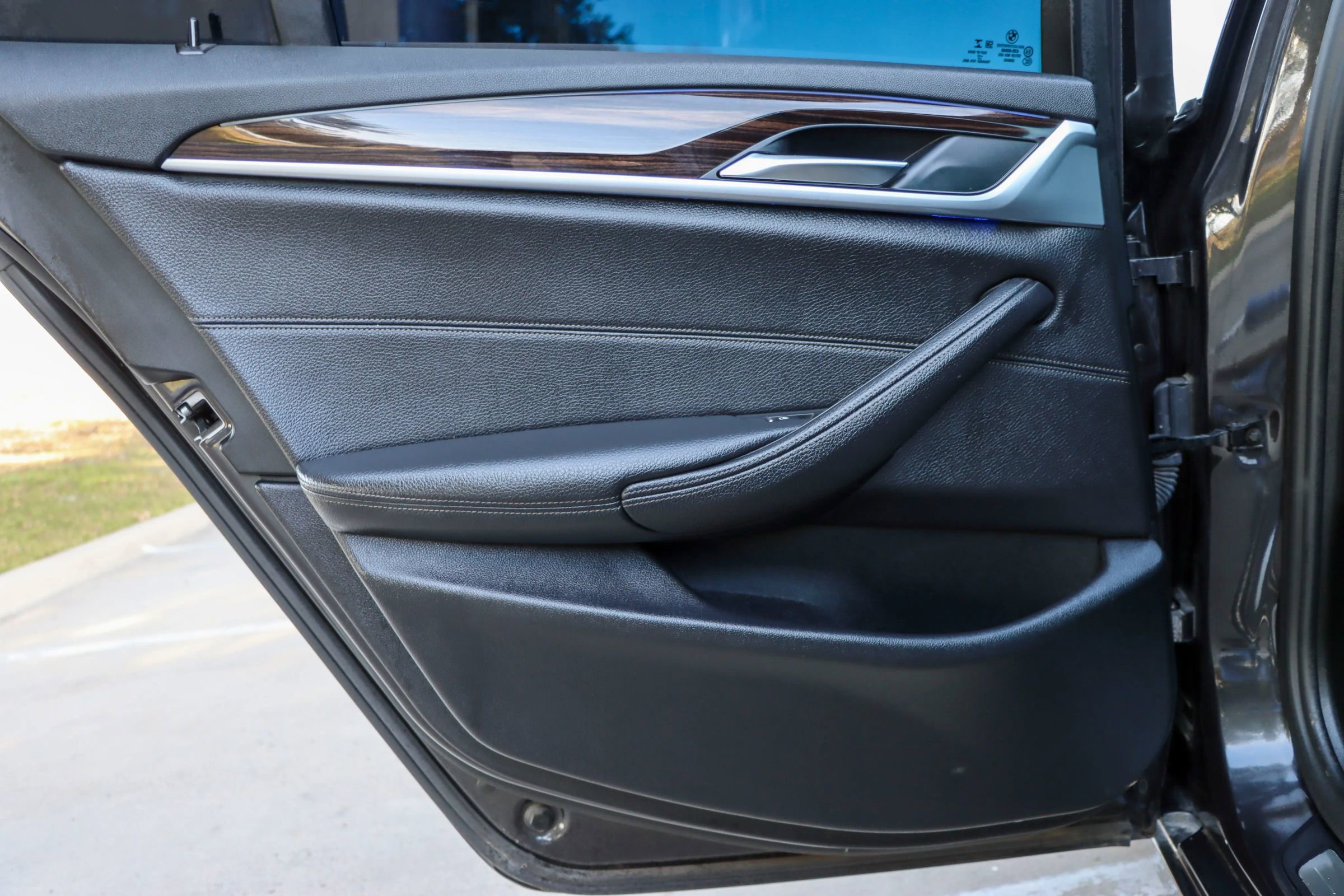 Used 2018 BMW 530i xDrive image 12