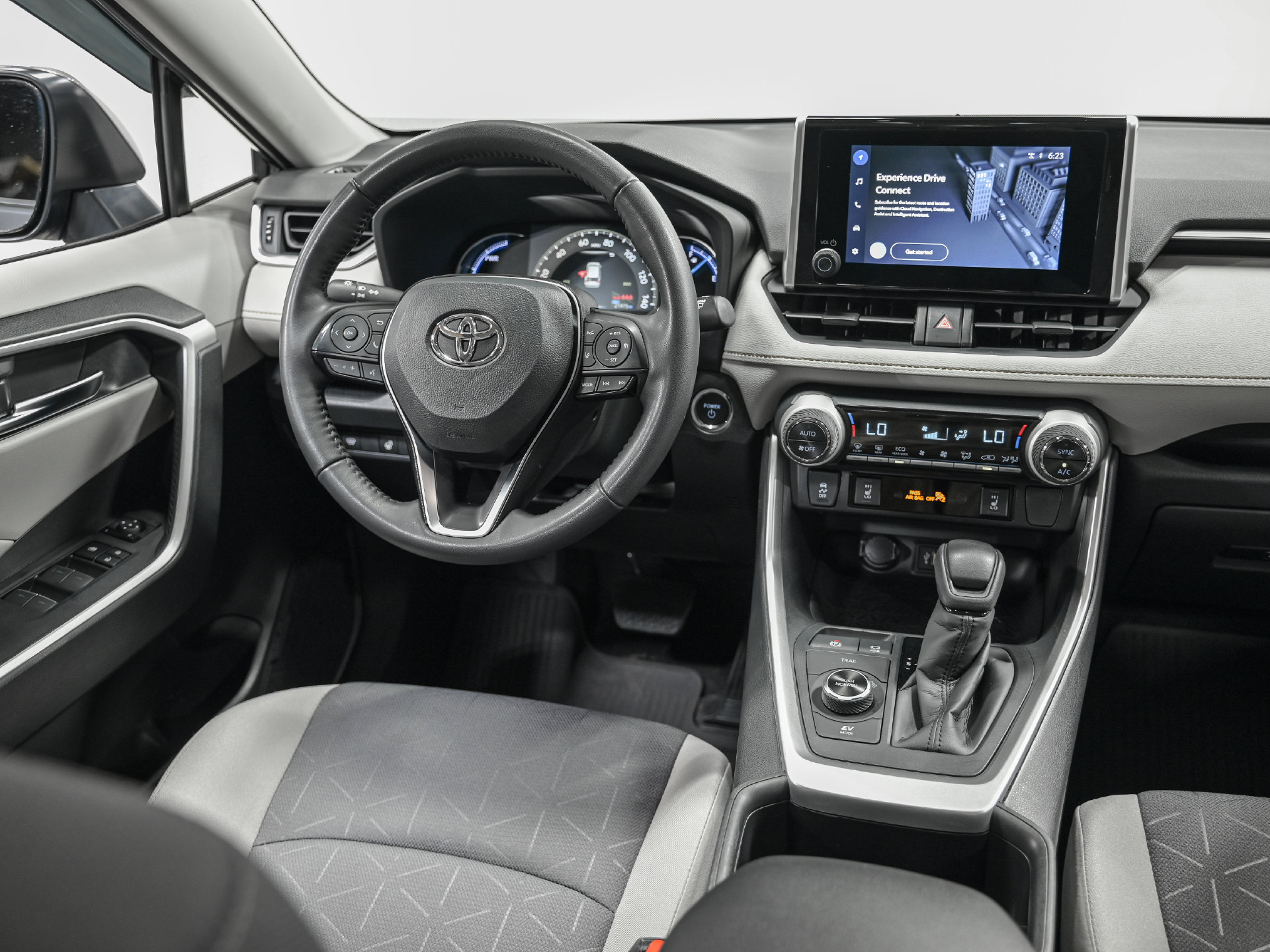 Used 2025 Toyota RAV4 XLE w/ Weather Package AWD/4WD image 29