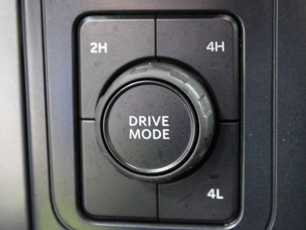 Used 2025 Ford F150 XLT w/ Equipment Group 301A Standard AWD/4WD image 56