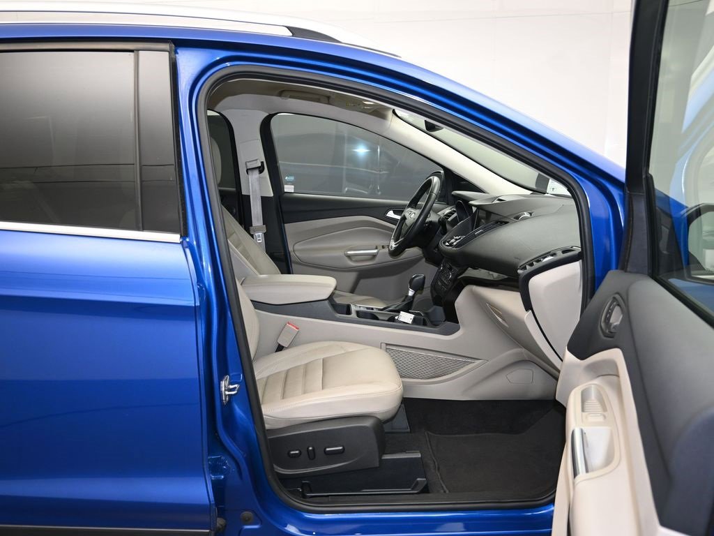Used 2017 Ford Escape Titanium image 27