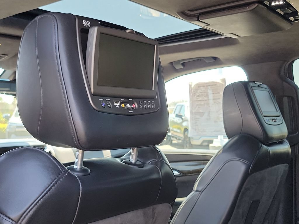 Used 2019 Cadillac Escalade ESV Platinum AWD/4WD image 36