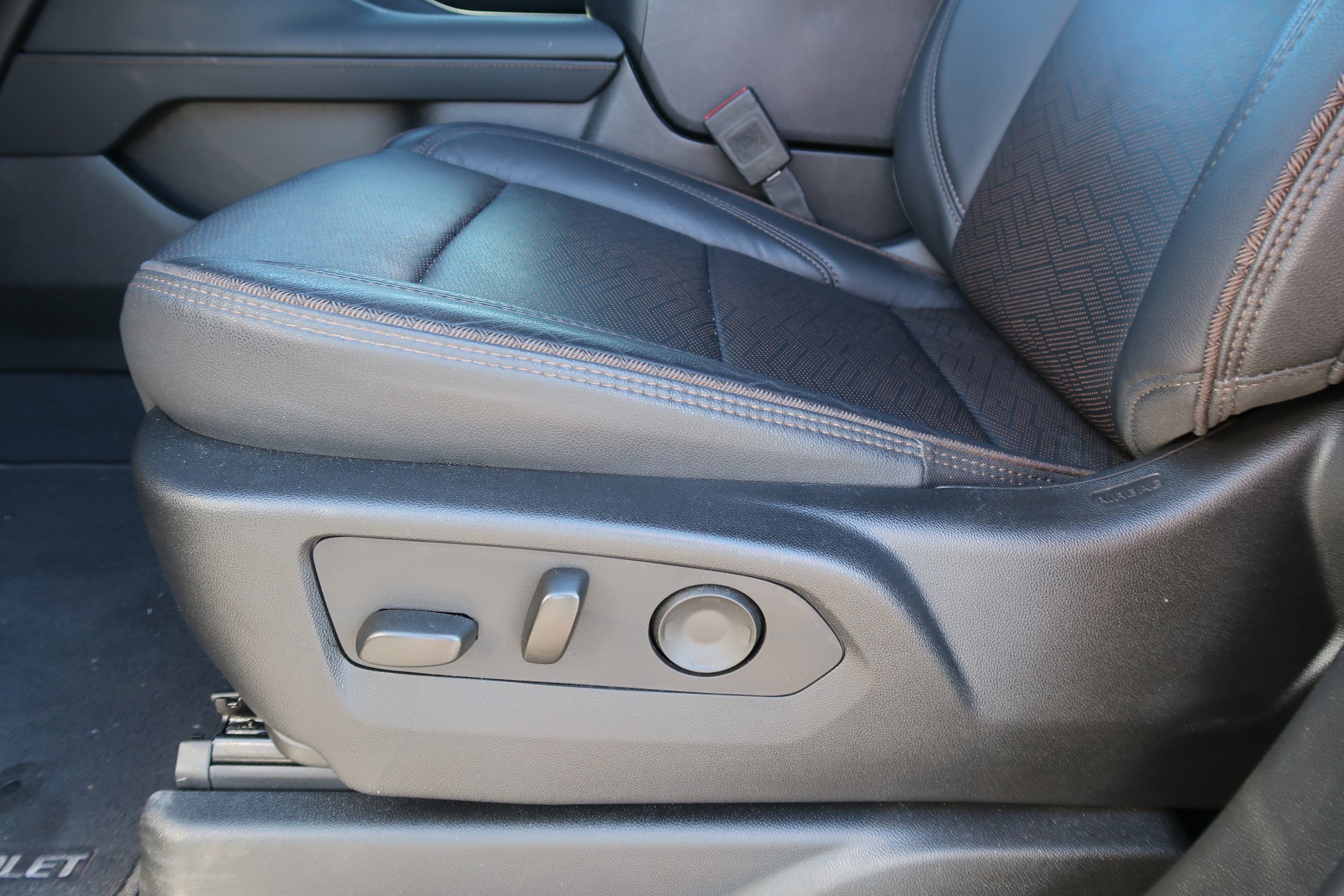 Certified 2024 Chevrolet Tahoe High Country image 17