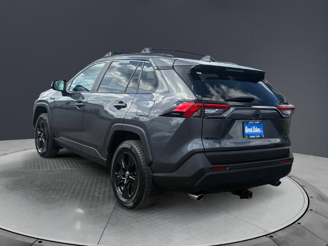 Used 2021 Toyota RAV4 XLE w/ Convenience Package AWD/4WD image 3