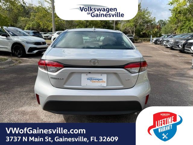 Used 2024 Toyota Corolla LE FWD image 5
