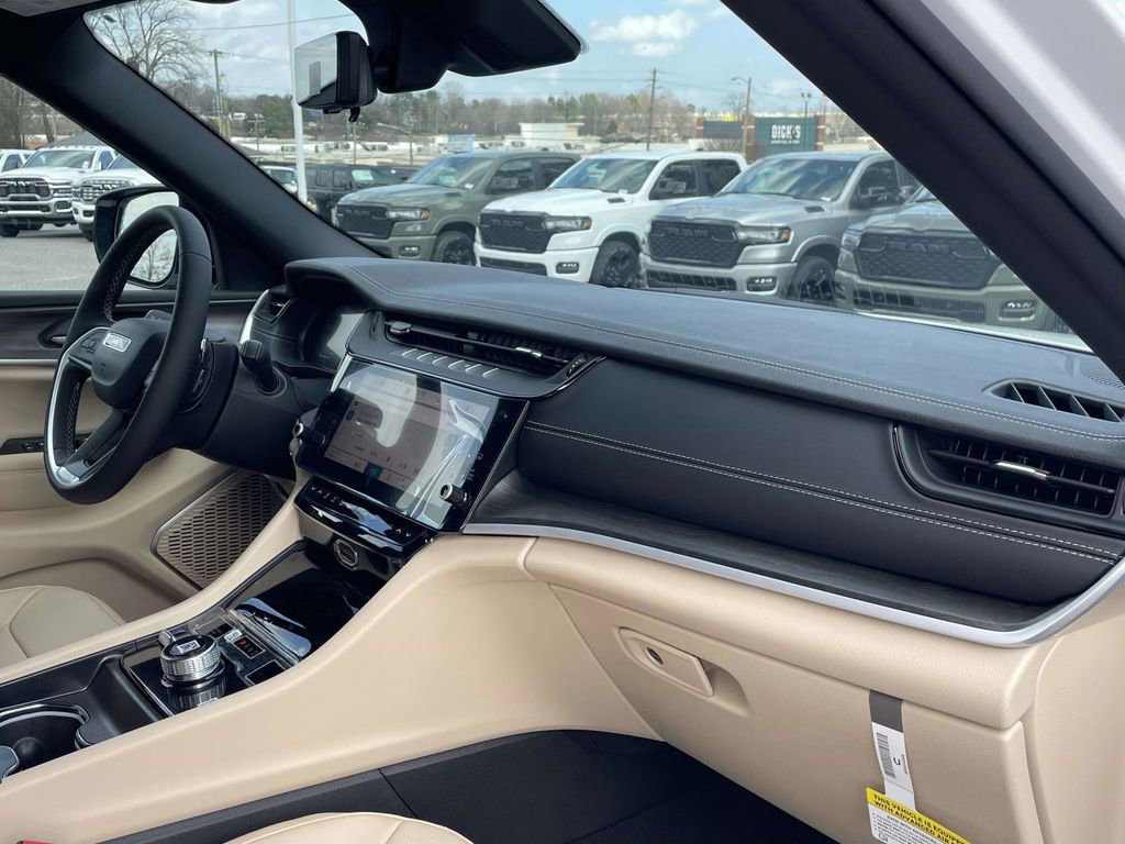 New 2026 Jeep Grand Cherokee L Limited image 14