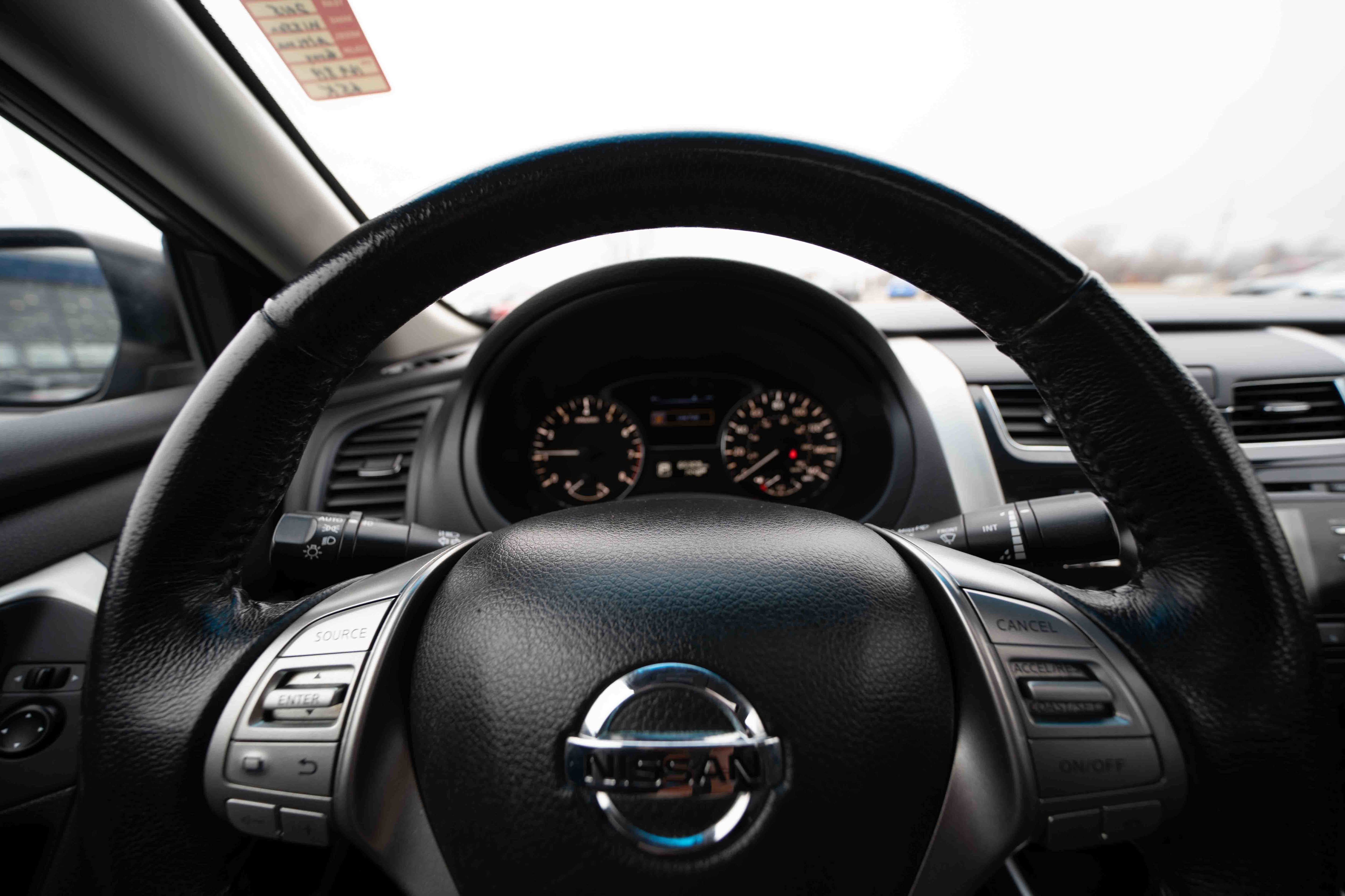 Used 2015 Nissan Altima 2.5 SV w/ Convenience Package image 15