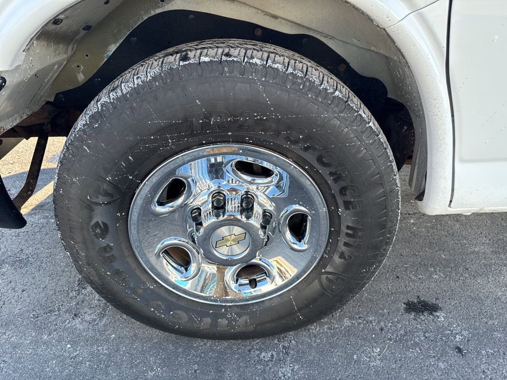 Certified 2015 Chevrolet Express 2500 image 31