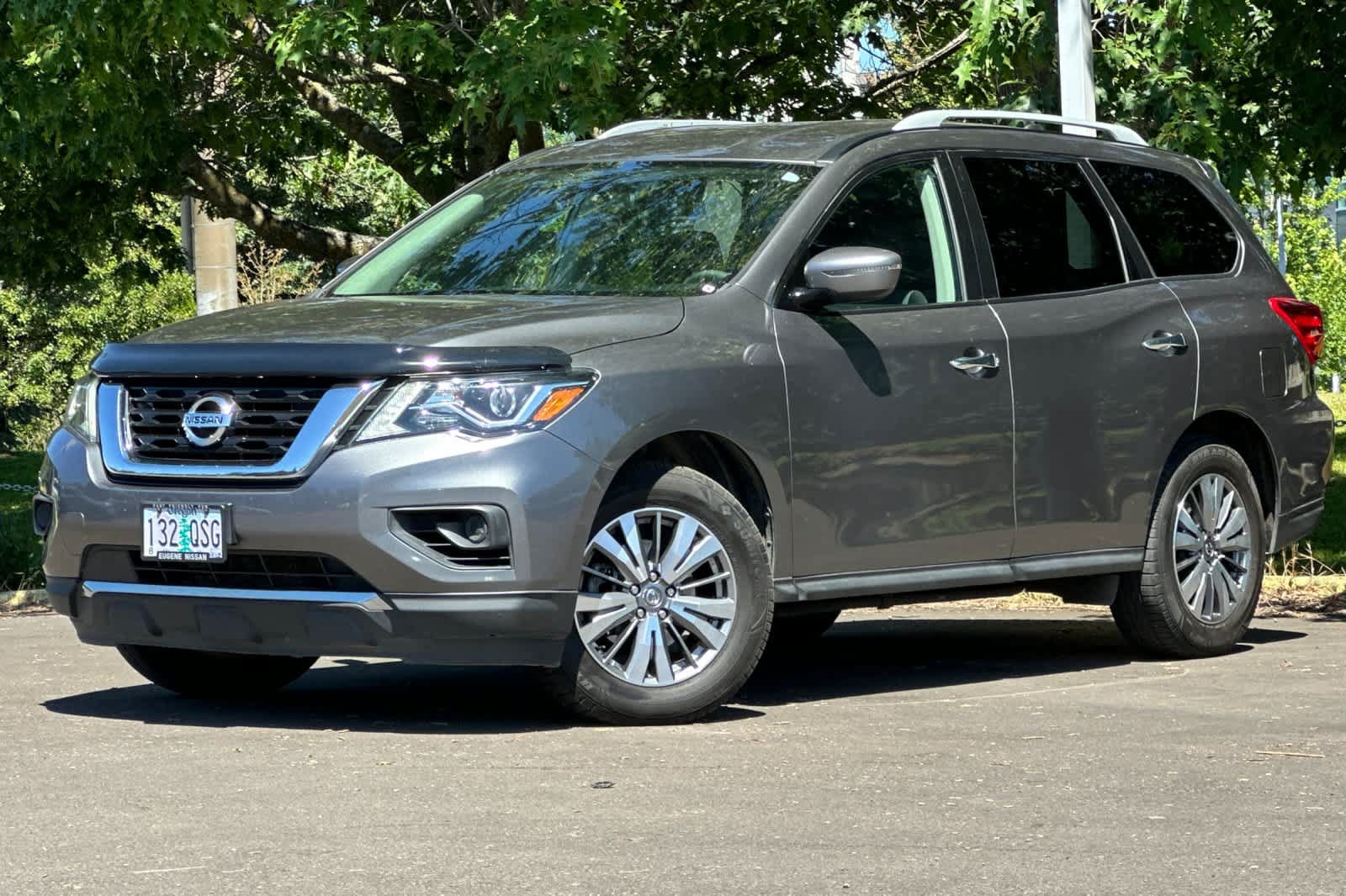 Used 2020 Nissan Pathfinder S AWD/4WD image 1