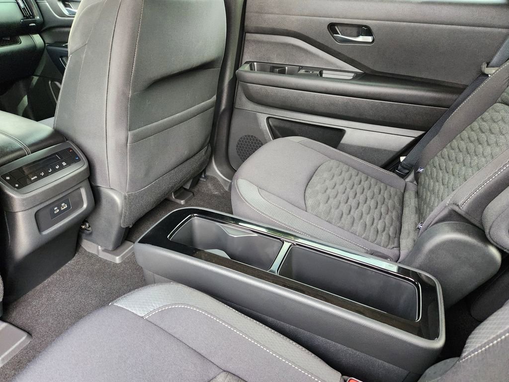 Used 2022 Nissan Pathfinder SV w/ SV Premium Package image 26