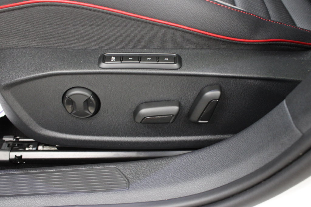 Certified 2023 Volkswagen GTI SE FWD image 19