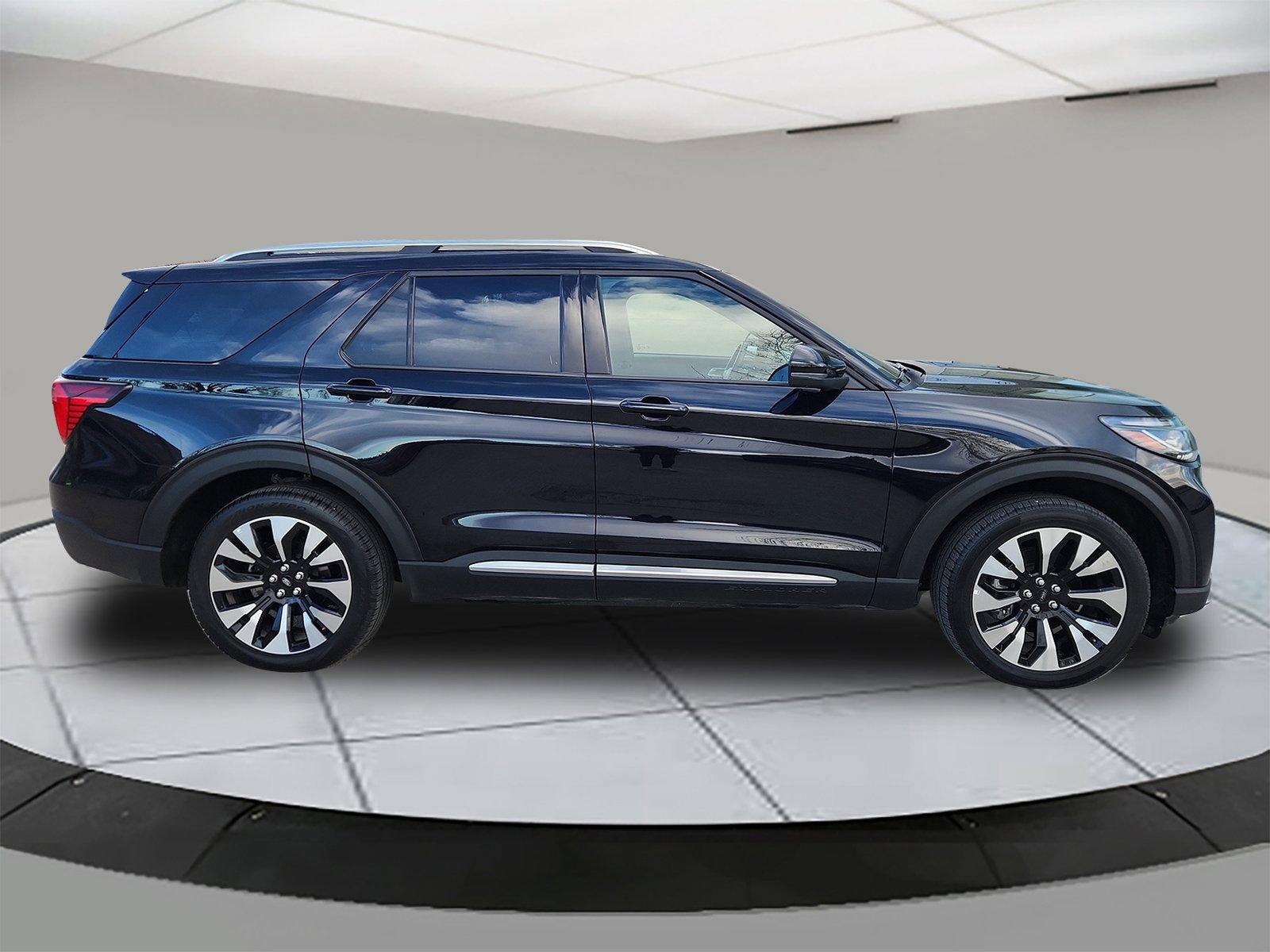 Used 2025 Ford Explorer Platinum w/ LUX Leather Package image 6