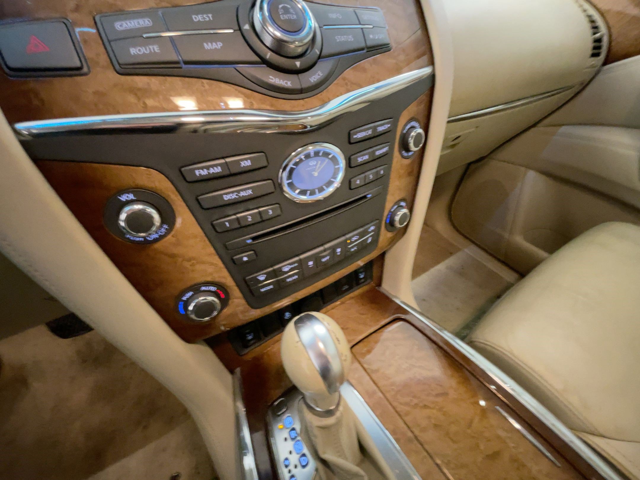 Used 2011 INFINITI QX56 4WD w/ Theater Pkg image 24