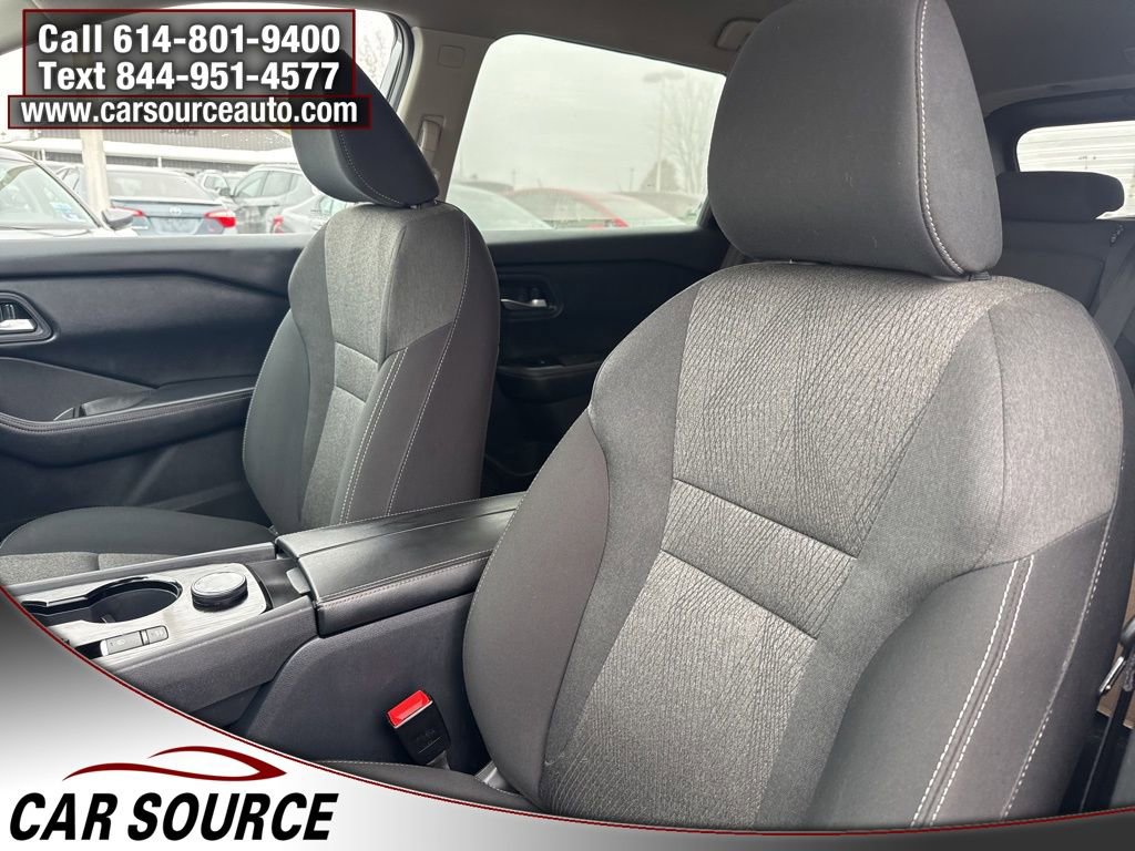 Used 2024 Nissan Rogue SV AWD/4WD image 16