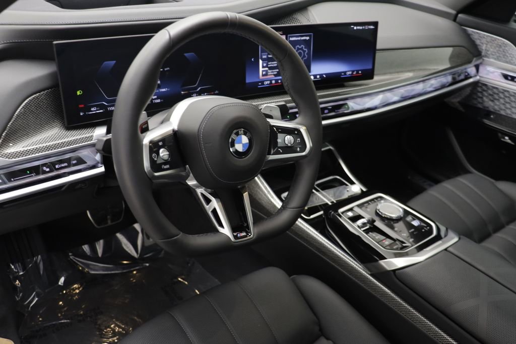 Certified 2025 BMW 760i xDrive w/ Executive Package AWD/4WD image 6